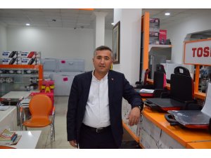 Müşteri gibi gelip cep telefonu çaldı