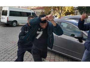 Babasını bıçaklayan genç adliyeye sevk edildi