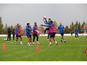 Kayserispor’da 4 futbolcu sınırda