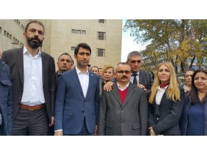Memur sendikaları saldırıya uğrayan mübaşir için toplandı