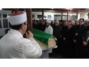 Oynadığı ‘Mavi Balina’ oyunu sonrasında intihar ettiği iddia edilen lise öğrencisi genç son yolculuğuna uğurlandı