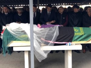 Youtuber’la yangında ölen genç kız duvağıyla uğurlandı