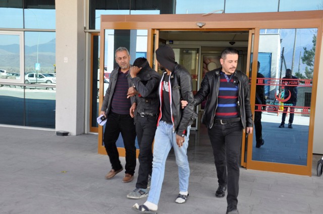 Polisten hırsızlara suçüstü
