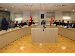 İl Emniyet Müdürü Dinç, mahalle muhtarlarıyla bir araya geldi