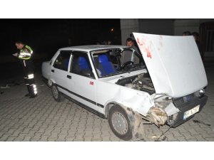 Otomobil ile motosiklet çarpıştı: 1 yaralı