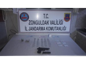 Okul müdürü uyuşturucuyla yakalandı