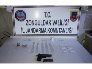 Uyuşturucu ihbarı alınan araçtaki şüpheli ortaokul müdürü çıktı