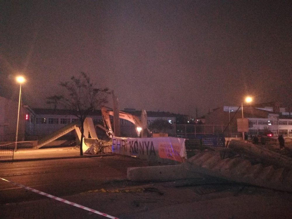 Konya'da çöken üstgeçit tamamen yıkıldı