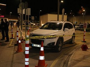 Hastane otoparkında silahlı saldırı: 1 ölü, 2 yaralı