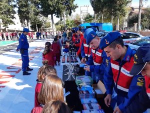Antalya’da jandarmadan öğrencilere uygulamalı trafik eğitimi