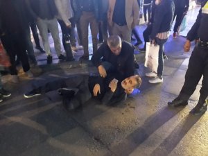 Silahlı saldırıda yaralandı, telefonu elinden bırakmadı
