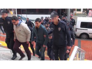 9 ilde yakalanan 18 FETÖ şüphelisi asker, adliyeye sevk edildi