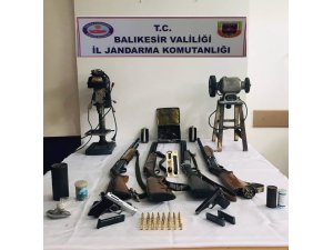 Jandarmadan silah ve mühimmat operasyonu