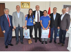 Denizde çalışıp Akarsu Slalom Şampiyonası’nda madalya kazandılar