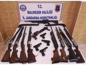 Balıkesir’de aranan 62 kişi yakalandı