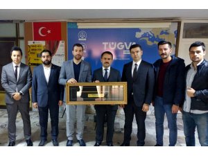 Vali Aktaş, TÜGVA İl Temsilciliğini ziyaret etti