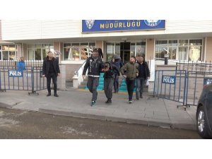 Uyuşturucu ticaretine 2 tutuklama, 1 adli kontrol