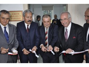 TÜSİAD Başkanı Bilecik, adını taşıyan liseyi ziyaret etti