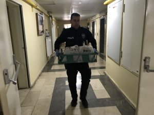 Kaçak içkileri gazinolara satamadan yakalandı