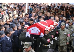 Şehit Cemil Kaçmaz son yolculuğuna uğurlandı