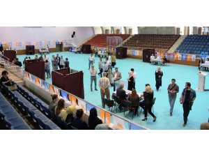 Aydın AK Parti 64 aday adayı için sandık başına gidiyor