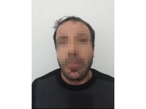 Jandarma camdaki parmak izinden cinayet şüphelisini yakaladı