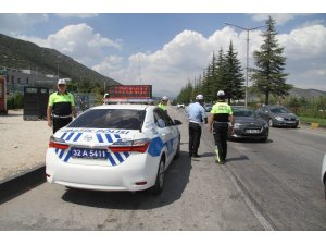 Isparta’da drift yapan 2 sürücüye 11 bin 22 lira ceza