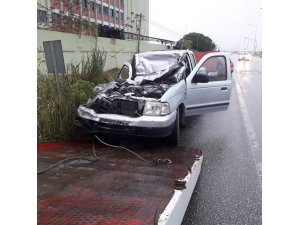 Hurdaya dönen araçtan sağ çıktı