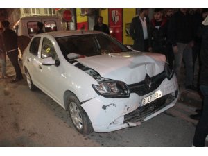 Otomobil ile minibüs çarpıştı: 7 yaralı