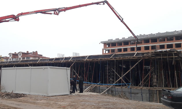 Konya'da bina inşaatında kalıp çöktü: 2 yaralı