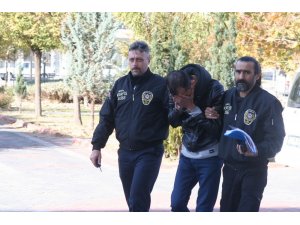 ‘Başkomiserim’ deyip, FETÖ ve PKK bahanesiyle 70 bin lira dolandırdılar