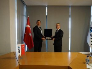 Rektör Özçelik, STM’yi ziyaret etti