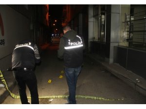 Cezaevi firarisi 2’si yoldan geçen 3 kişiyi vurdu