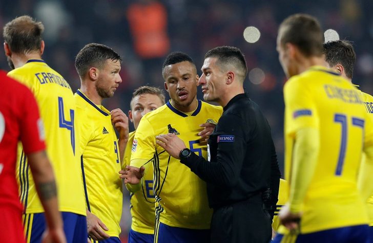 Rumen hakemden İsveçli futbolcuya 2 penaltı sözü