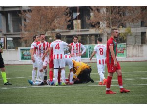 Bilecikspor taraftarlarından hakem Barkın Kara’ya tepki