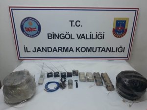 Bingöl’de 2 adet patlayıcı ve düzenekleri ele geçirildi