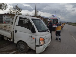 Kamyonet sürücüsü ölümden döndü