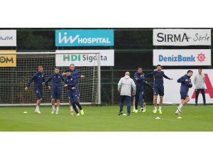 Fenerbahçe, milli oyuncularından yoksun çalıştı