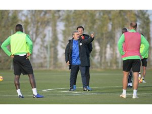 Aykut Kocaman, Konyaspor'da ilk antrenmanına çıktı