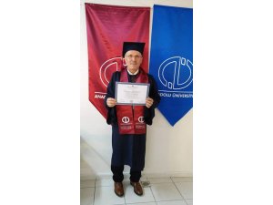 Ezan okurken kalp krizi geçirerek hayatını kaybetti