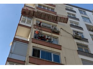 İskele halatı koptu iki işçi ölümden döndü