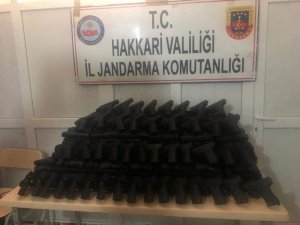 Hakkari’de 339 adet kurusıkı tabanca ele geçirildi