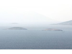 Yunan askeri Kardak kayalıklarına yaklaşamıyor