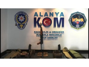 Düğünde Kalanişkof ile ateş edilmesi polisi alarma geçirdi
