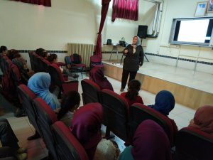 Beyşehir'de "kişisel hijyen" ve "ergenlik" semineri