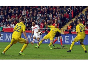Hazırlık maçı: Türkiye: 0 - Ukrayna: 0 (İlk yarı)