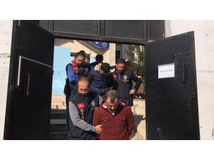 “Hastam var” diyerek çağırdıkları taksiciyi gasp ettiler