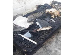Evde çıkan yangında eşyalar kül oldu