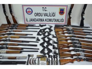 Faturasız silah satışında çok sayıda silah ele geçirildi