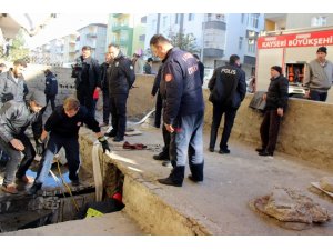 Topunu almak isterken kanalizasyon çukuruna düşen 7 yaşındaki çocuk hayatını kaybetti